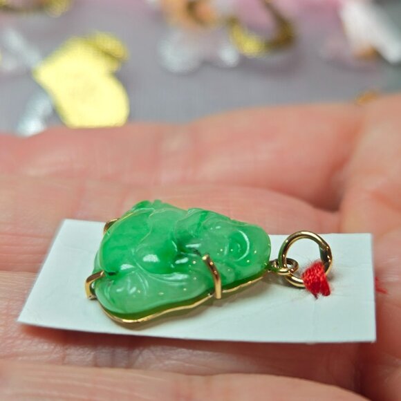 🌿 Laughing Buddha Jade Pendant (Ong Dia) – Symbol of Wealth & Joy ✨ - Picture 3 of 9